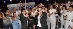 Marinos Coreanos bailan el Gangnam Style