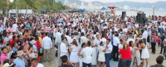 Mas de 200 parejas se casaron en playa de Acapulco