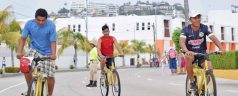 Familias de Acapulco disfrutan la Ciclovia Recreativa